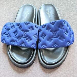 Adjustable 💙 Blue & 🖤Black Sandals Size 9